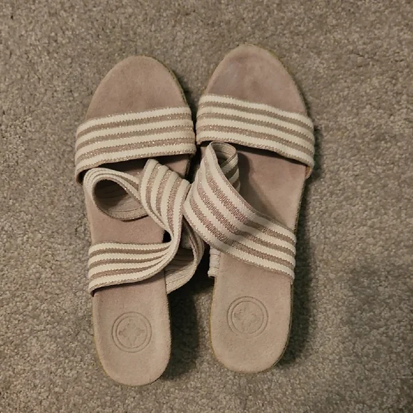 CHARLESTON SHOE CO. Cream Striped Sandals - Picture 2 of 8